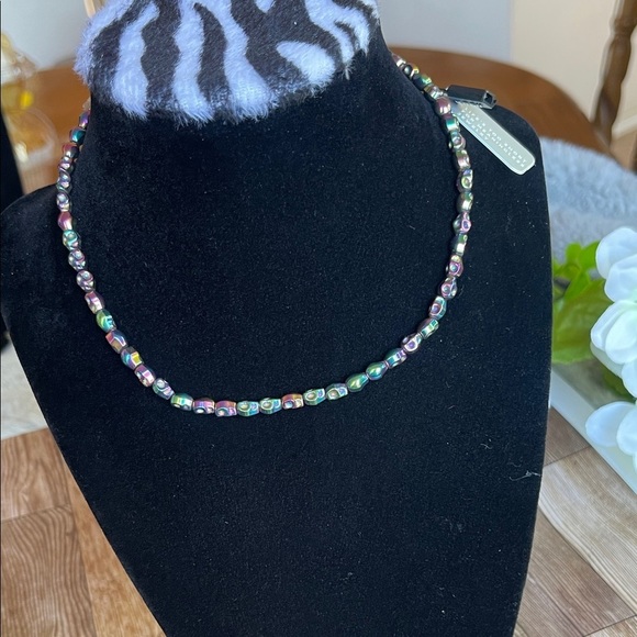 NOGU Jewelry - Iridescent Beaded Necklace